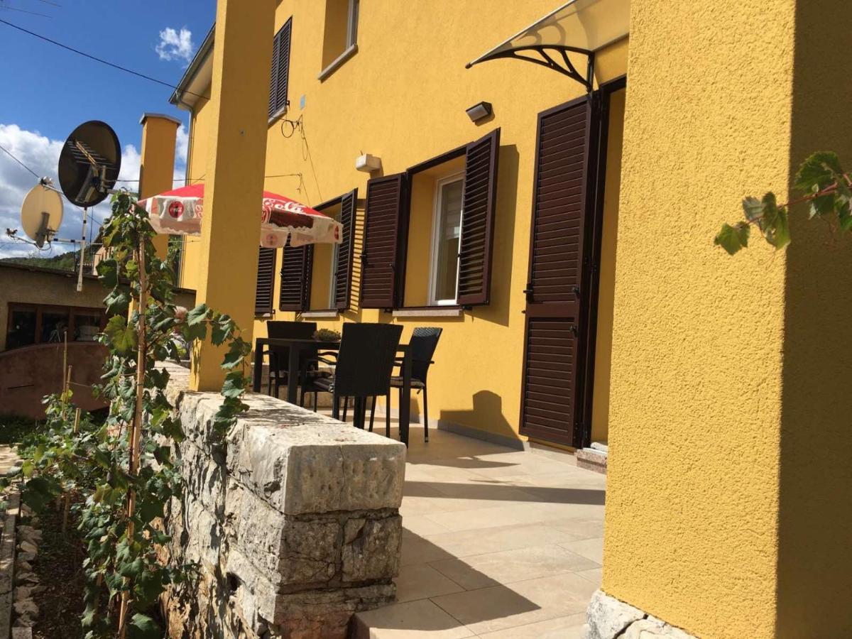 L Apartment Raša المظهر الخارجي الصورة