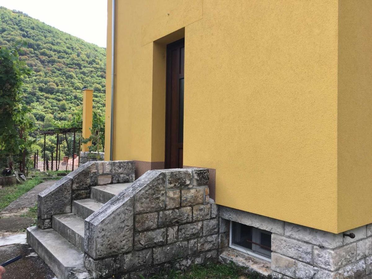 L Apartment Raša المظهر الخارجي الصورة